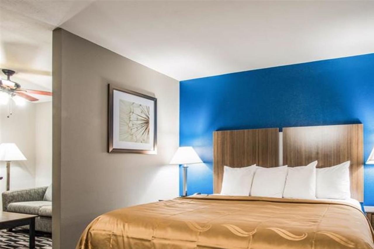 Quality Suites Lake Charles Downtown Eksteriør billede