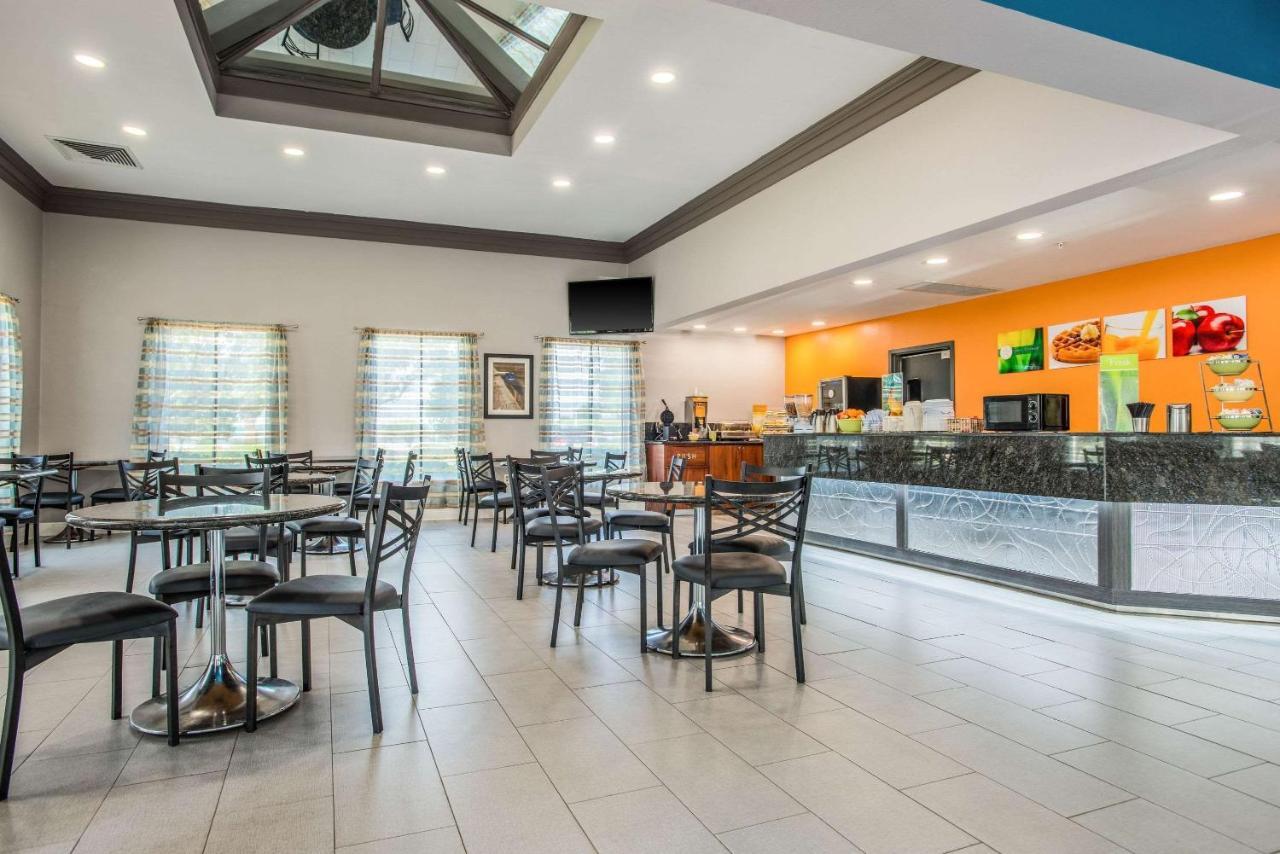 Quality Suites Lake Charles Downtown Eksteriør billede